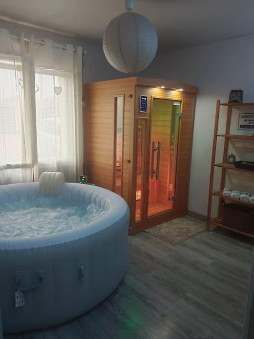 Villa Familiale Avec Spa Et Sauna Saint-Antonin-de-Sommaire Luaran gambar